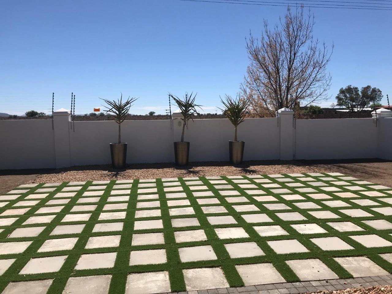 French Karoo Guesthouse Beaufort West Exterior foto